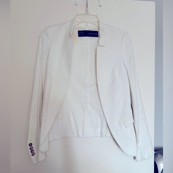 Zara Jackets & Blazers - Ivory fitted jacket